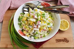 Крабовый салат с пекинской капустой