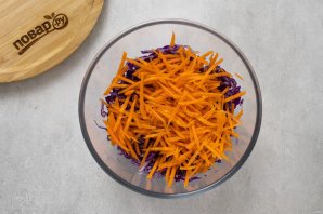 Салат "Коул слоу" с красной капустой