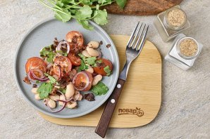 Салат из консервированной белой фасоли Салат из консервированной белой фасоли