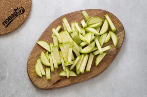 Кабачки по-корейски с соевым соусом