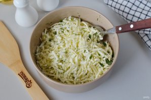 Лепешки с чесноком и сыром