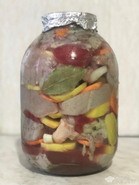 Рецепт: Запеченная курица с картошкой в трехлитровом балоне - В трёхлитровом баллоне.