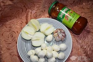 Рецепт: Куринная грудка в томатном соусе с моцареллой — в духовке