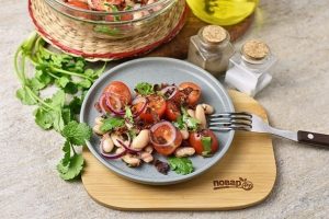 Салат из консервированной белой фасоли