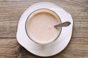 Кефир с корицей и красным перцем