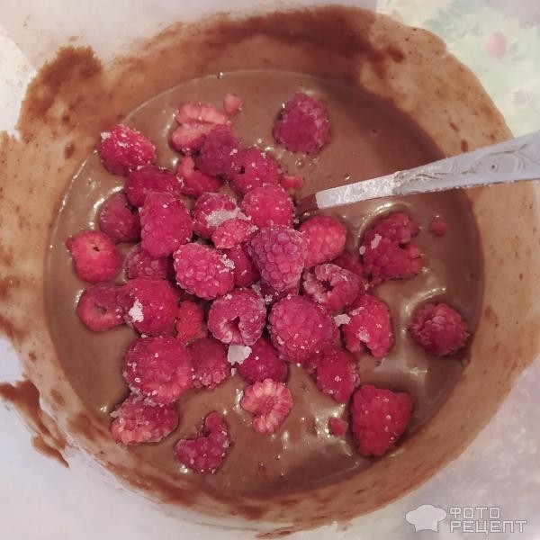 Рецепт: Шоколадно-малиновый пирог - С замороженной малиной