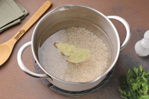 Суп из сайры с перловкой