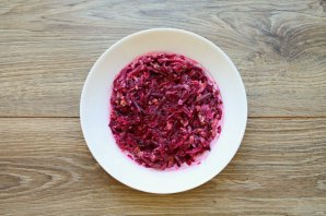 Свекла с грецким орехом и чесноком Свекла с грецким орехом и чесноком