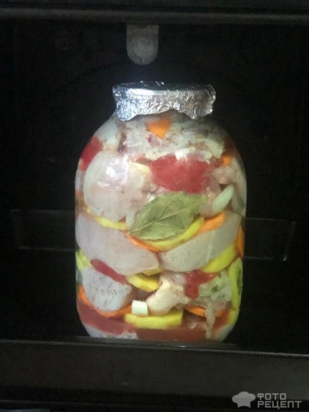 Рецепт: Запеченная курица с картошкой в трехлитровом балоне - В трёхлитровом баллоне.