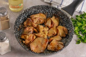 ПП салат с куриной печенью