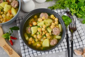 Суп с нутом и фрикадельками Суп с нутом и фрикадельками