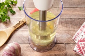 Майонез с чесноком